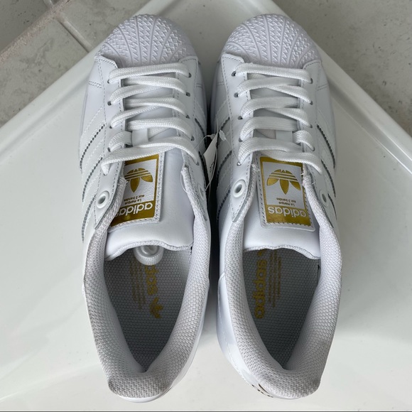 SOLD Adidas Women's Superstar Bold Sneaker Size 5.5 - Picture 9 of 15